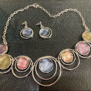 Silver Toned Fashion Necklace w/ Matching Earrings